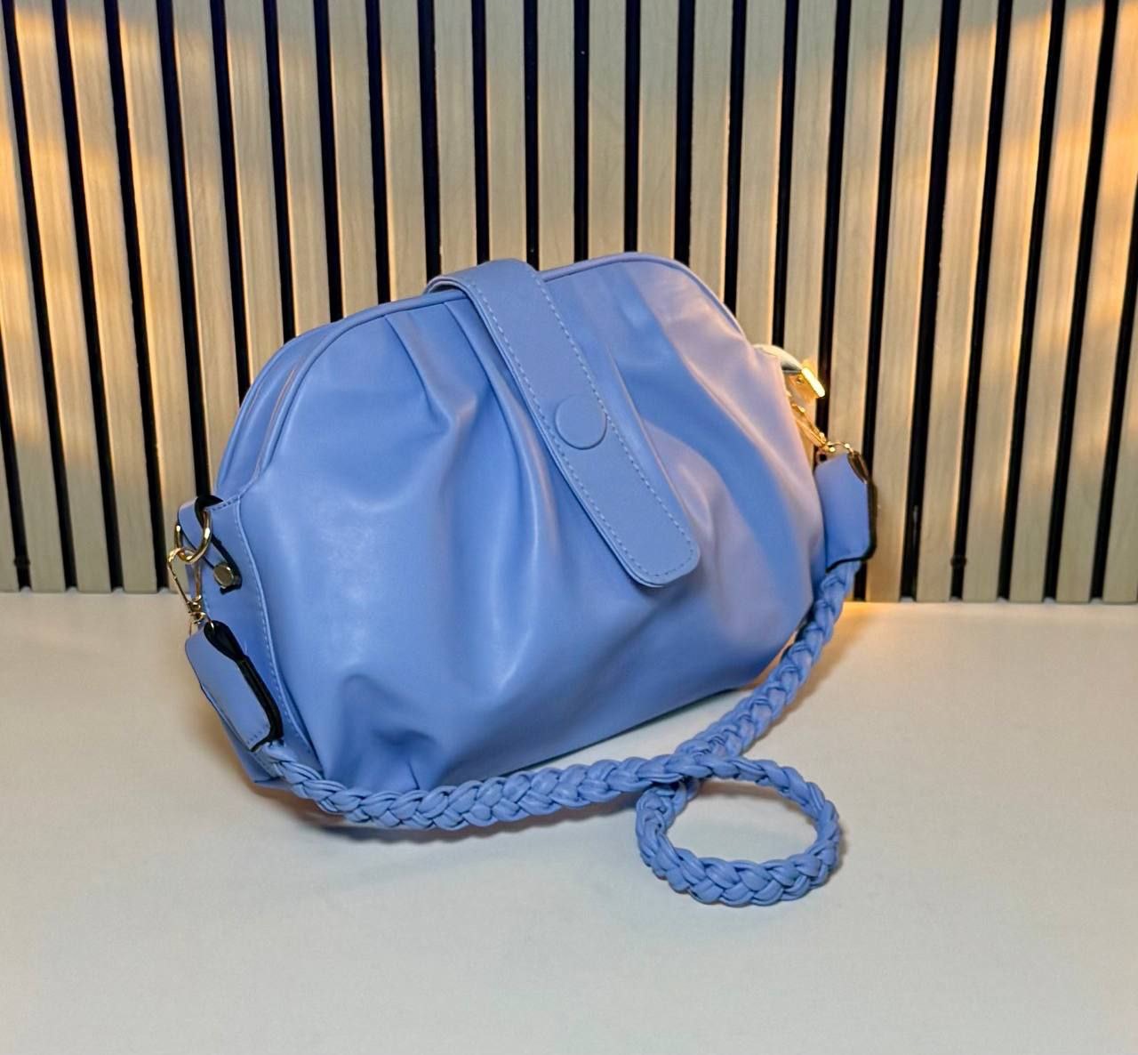 /public/uploads/photos/shares/Suzy bags/IMG_2927.jpeg